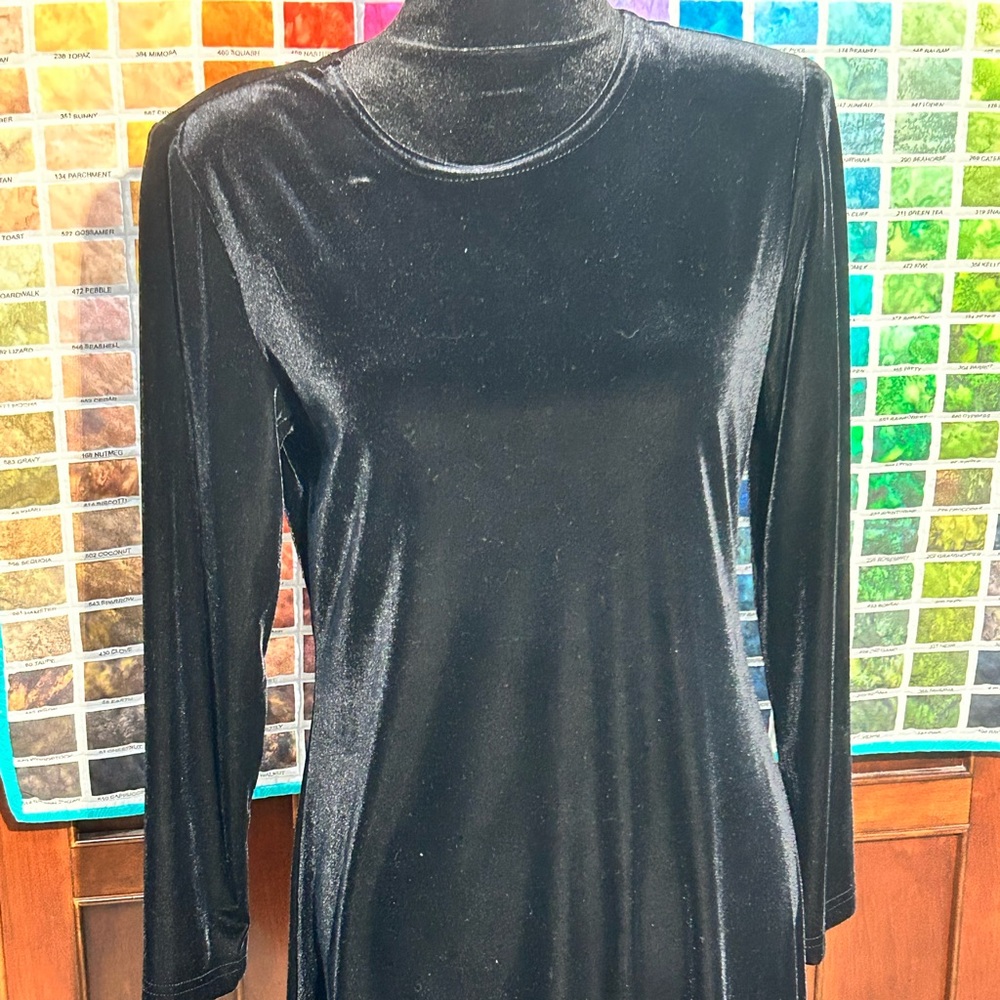 Black velvet mini dresss